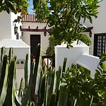 Вилла Exclusively Located Golf With Heated Pool Сан Мигель