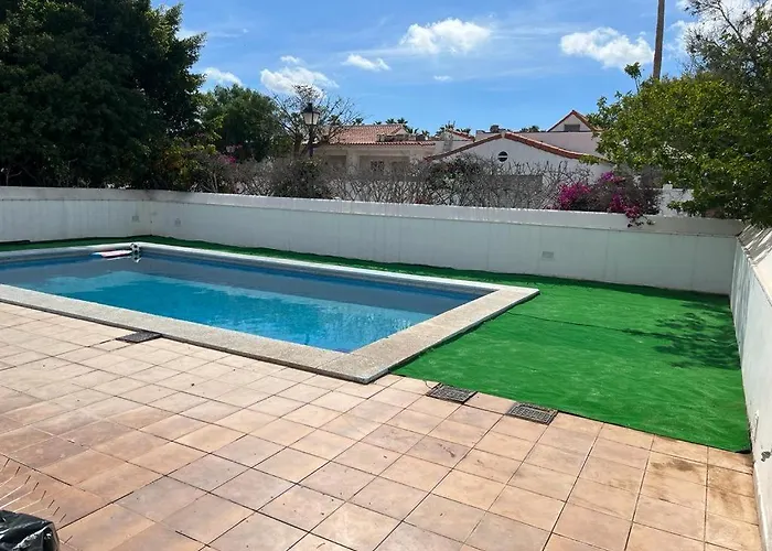 Exclusively Located Golf With Heated Pool 别墅 圣米格尔德阿沃纳