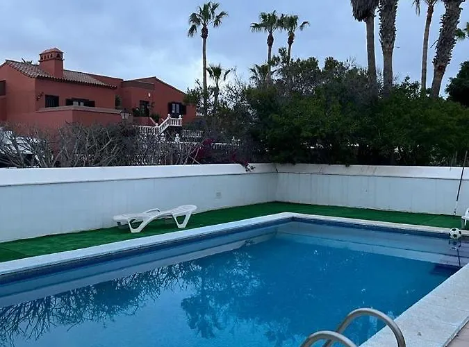 Exclusively Located Golf With Heated Pool 圣米格尔德阿沃纳