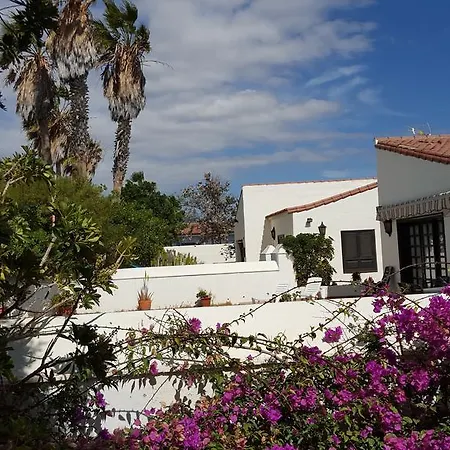 Exclusively Located Golf With Heated Pool ヴィラ