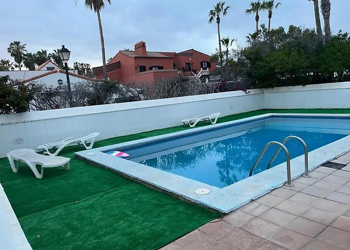 Villa Exclusively Located Golf With Heated Pool *