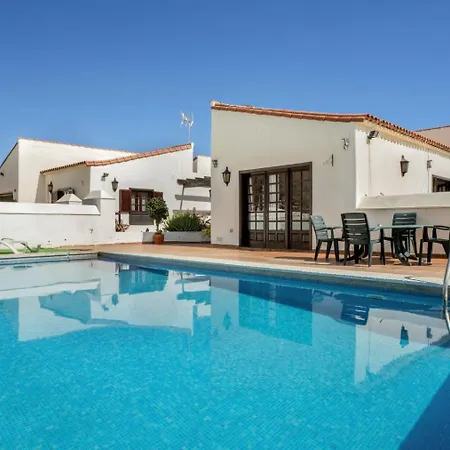 Exclusively Located Golf With Heated Pool Вилла *